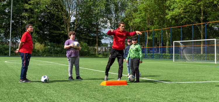 buiten sportende mensen